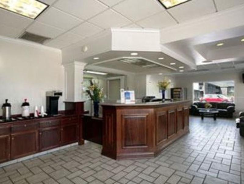 Econo Lodge Inn & Suites Central Medford Interior foto